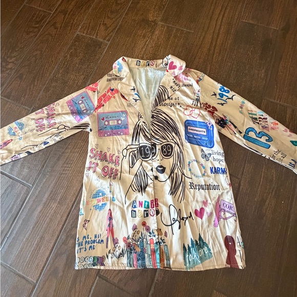 Taylor Swift Other - NWOT Taylor Swift PJ Button Up Top
